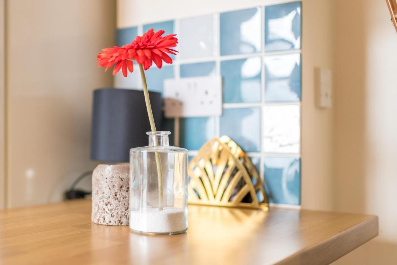 The Ella Fitzgerald - Modern 2 Bedroom Apartment, Super Close To City Centre Cardiff Zewnętrze zdjęcie