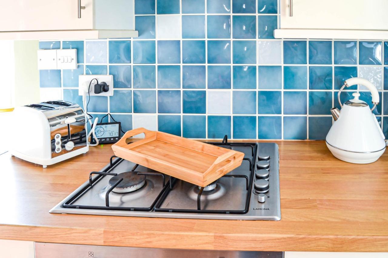 The Ella Fitzgerald - Modern 2 Bedroom Apartment, Super Close To City Centre Cardiff Zewnętrze zdjęcie